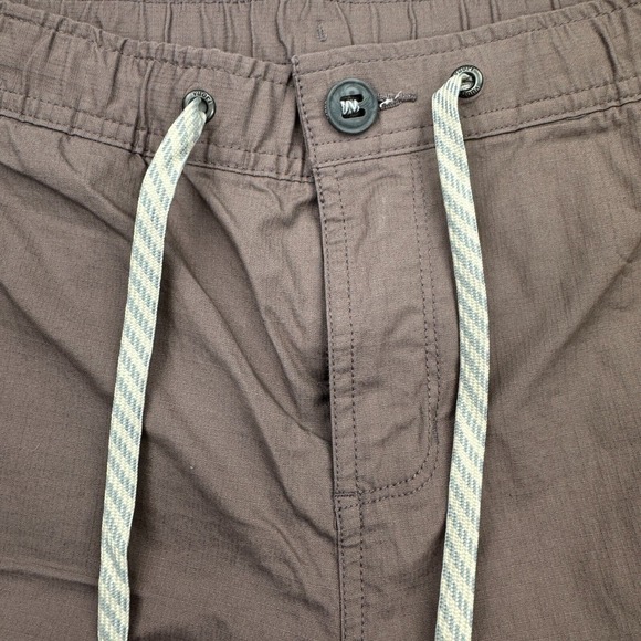 Vuori Women's Organic Stretch Ripstop Wide Leg Pants - Morel Grey - Picture 5 of 10